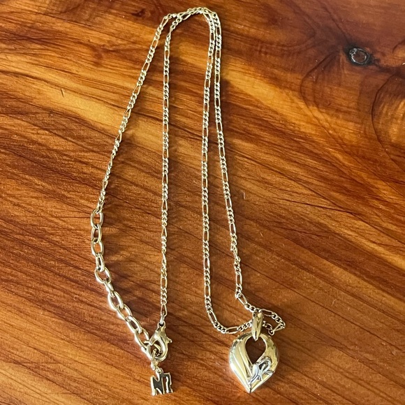 Nina Ricci Gold Heart Pendant Necklace‎ 16” - Picture 3 of 5